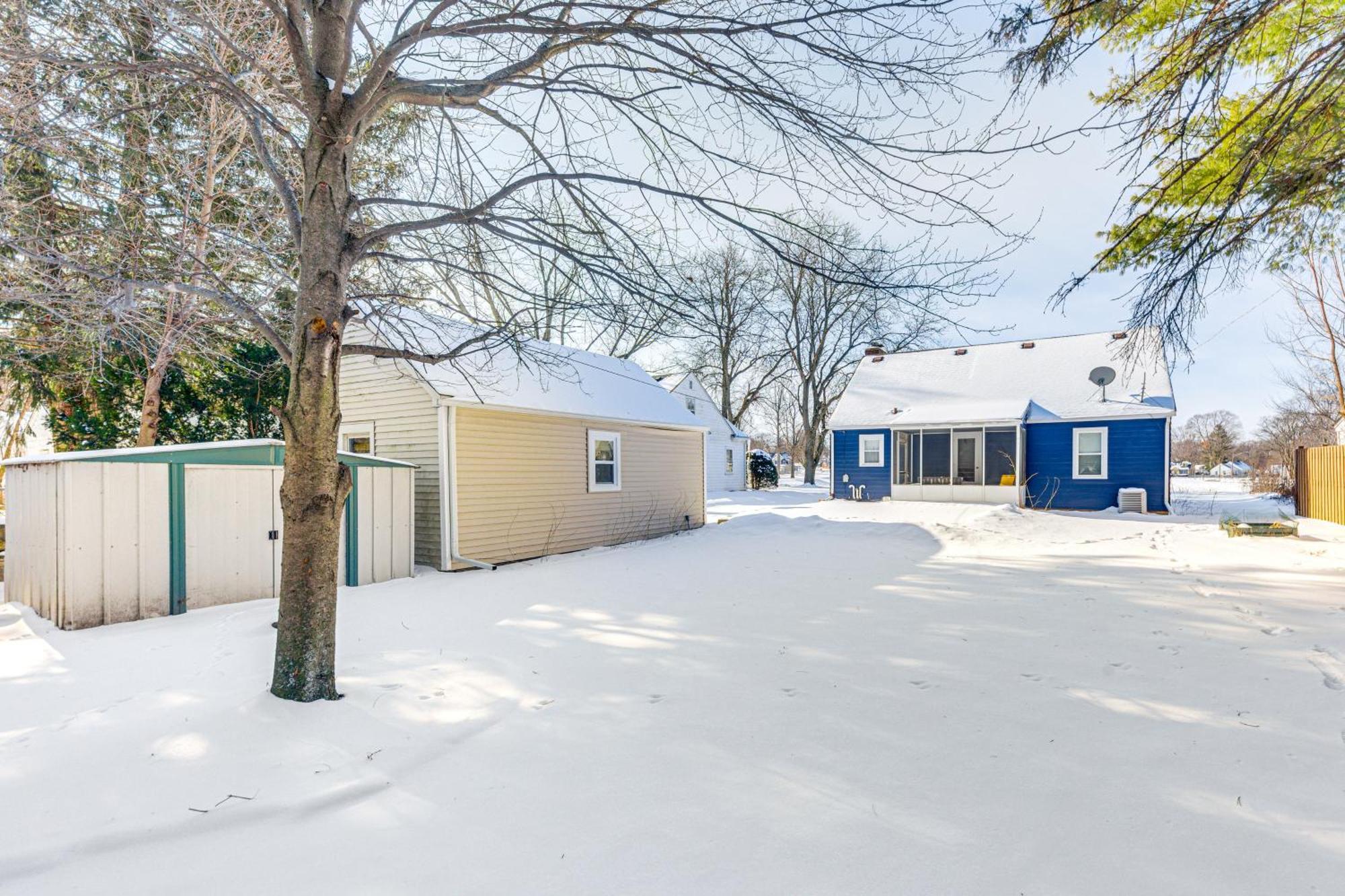 3 Mi To Hospitals Inviting Rockford Home With Yard! 外观 照片