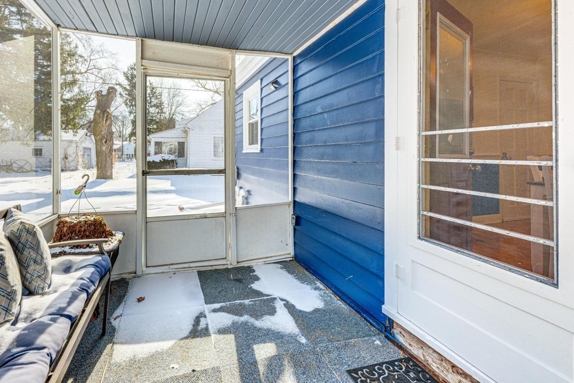 3 Mi To Hospitals Inviting Rockford Home With Yard! 外观 照片