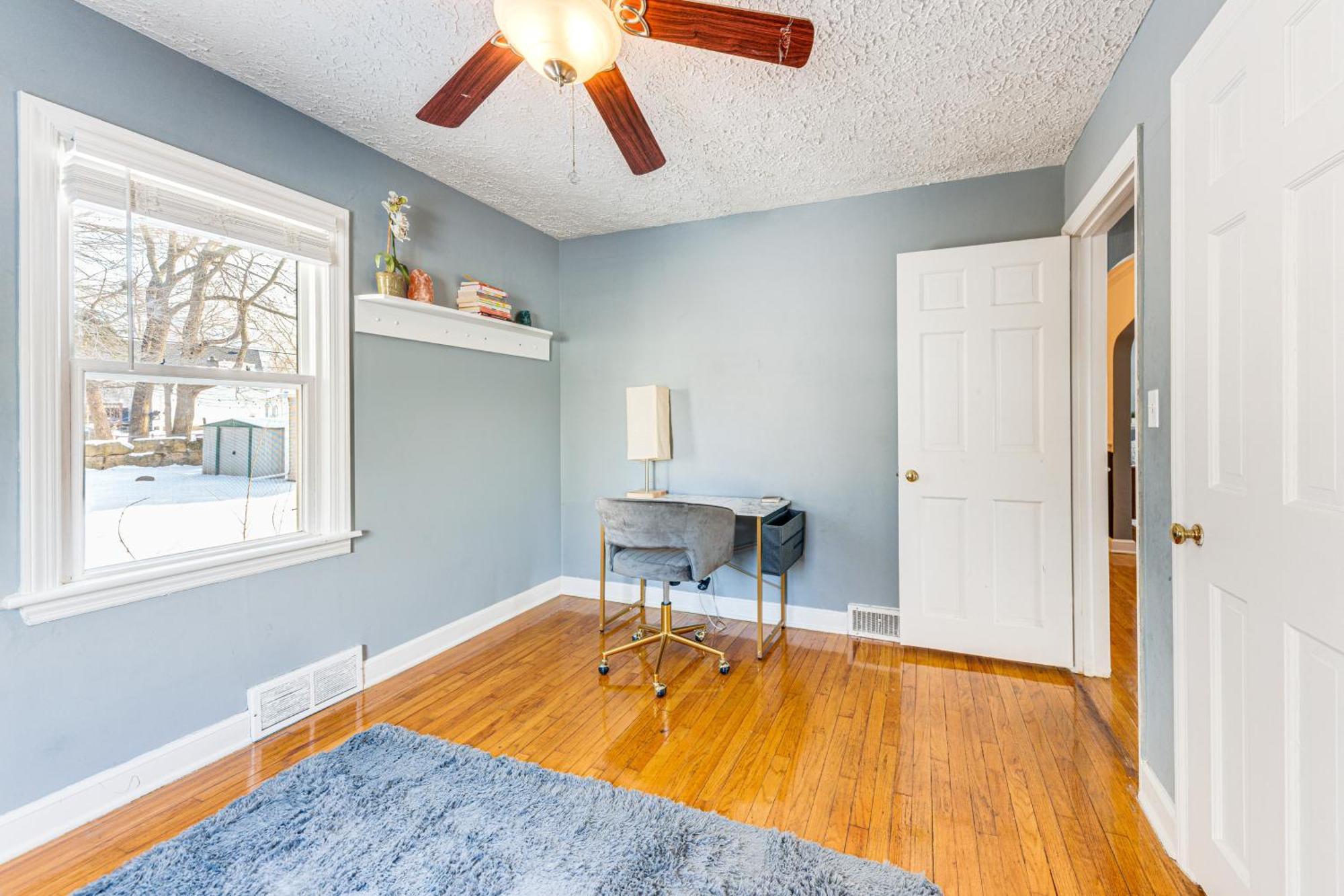 3 Mi To Hospitals Inviting Rockford Home With Yard! 外观 照片